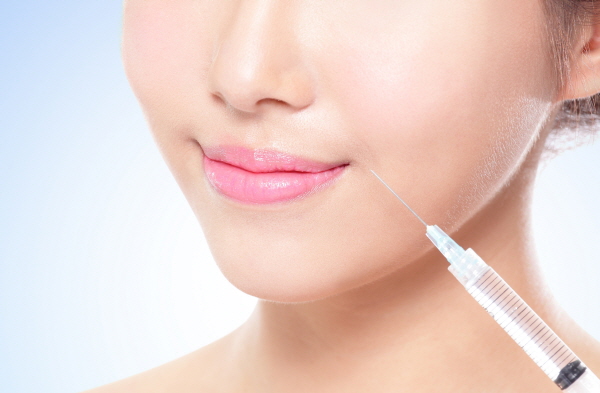 Liệu trình tiêm filler làm đầy rãnh cười xóa nếp nhăn hiệu quả