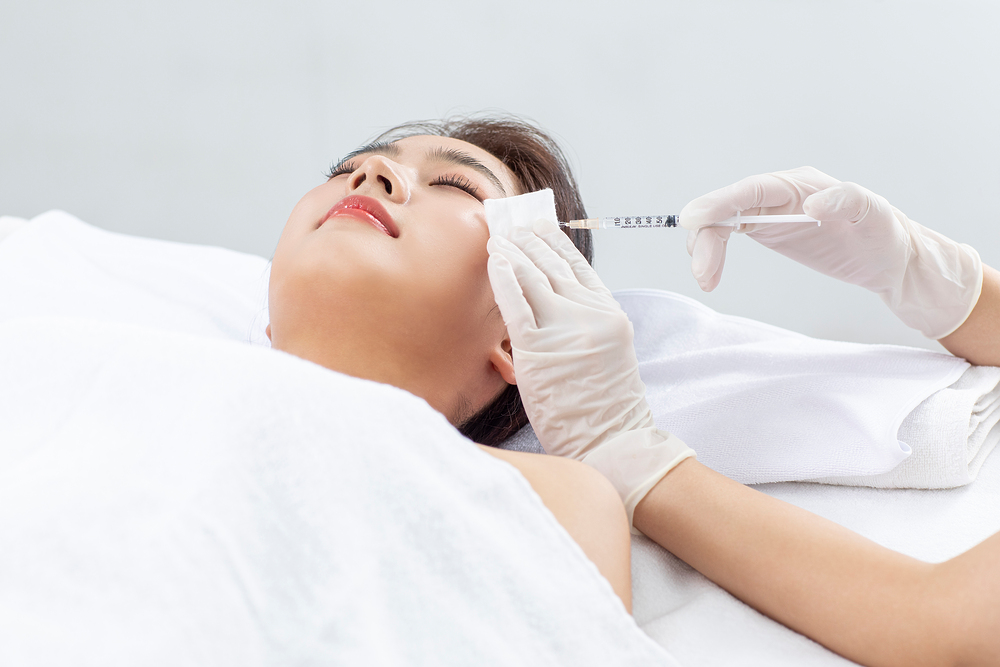 Những lưu ý khi tiêm filler làm đầy thái dương để gương mặt hài hòa